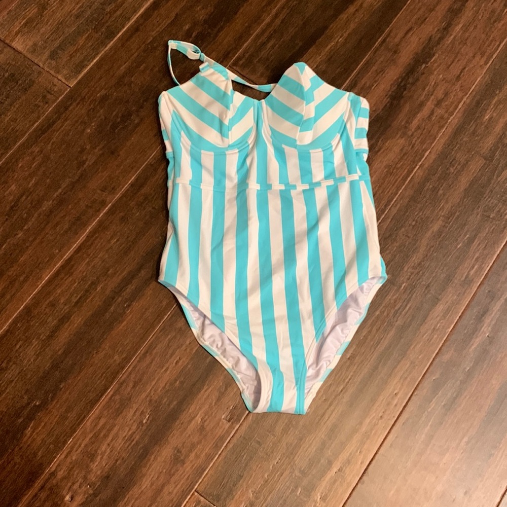 Figleaves 36DD swimsuit